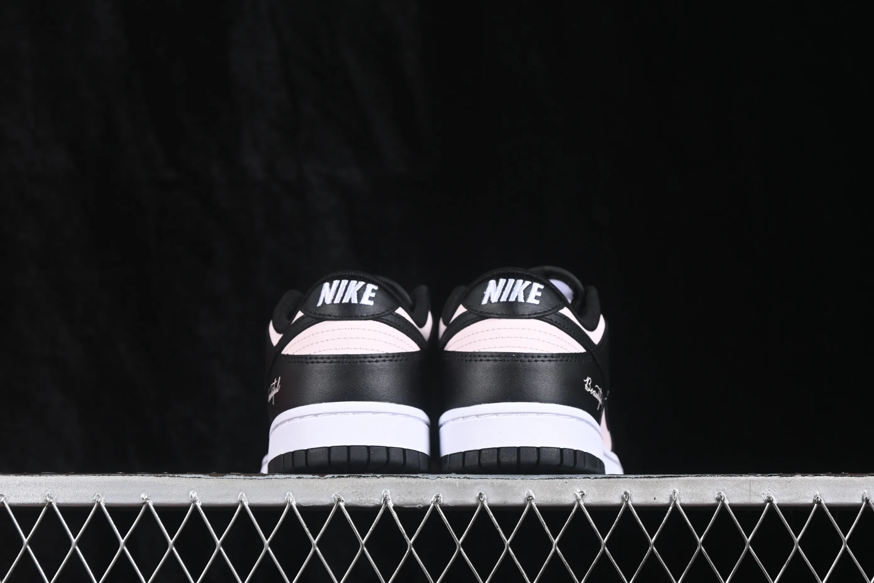 All categories Nk SB Dunk Series Nk SB Dunk Low High-end customized low-top sneakers Nike SB Dunk Low black pink low-top casual sneakers DD1391-100